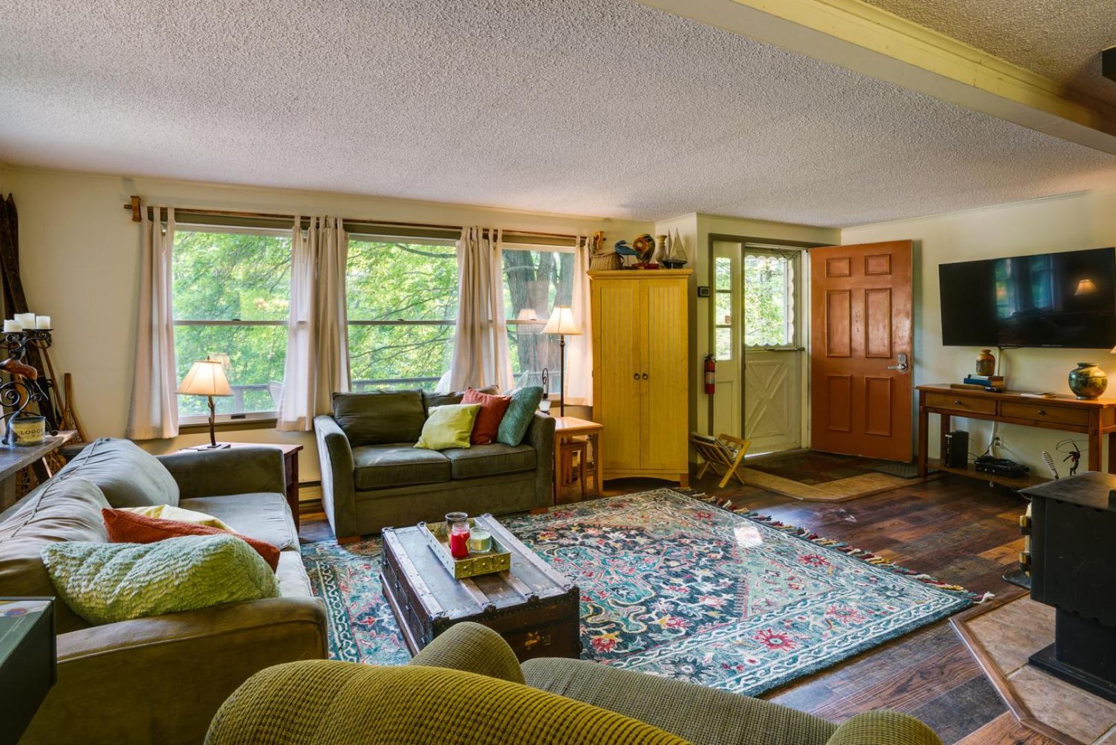 Great Valley Home With On-Site Pond, 7 Mi To Skiing! Екстер'єр фото